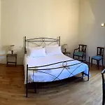 L'attico Del 1600 In Centro 아파트 *