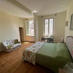 L'attico Del 1600 In Centro 아파트 *