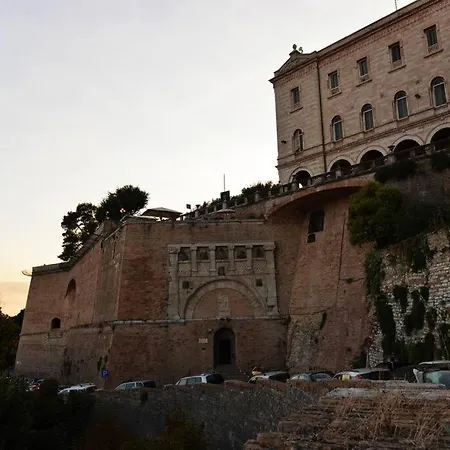 Appartamento L'attico Del 1600 In Centro Perugia